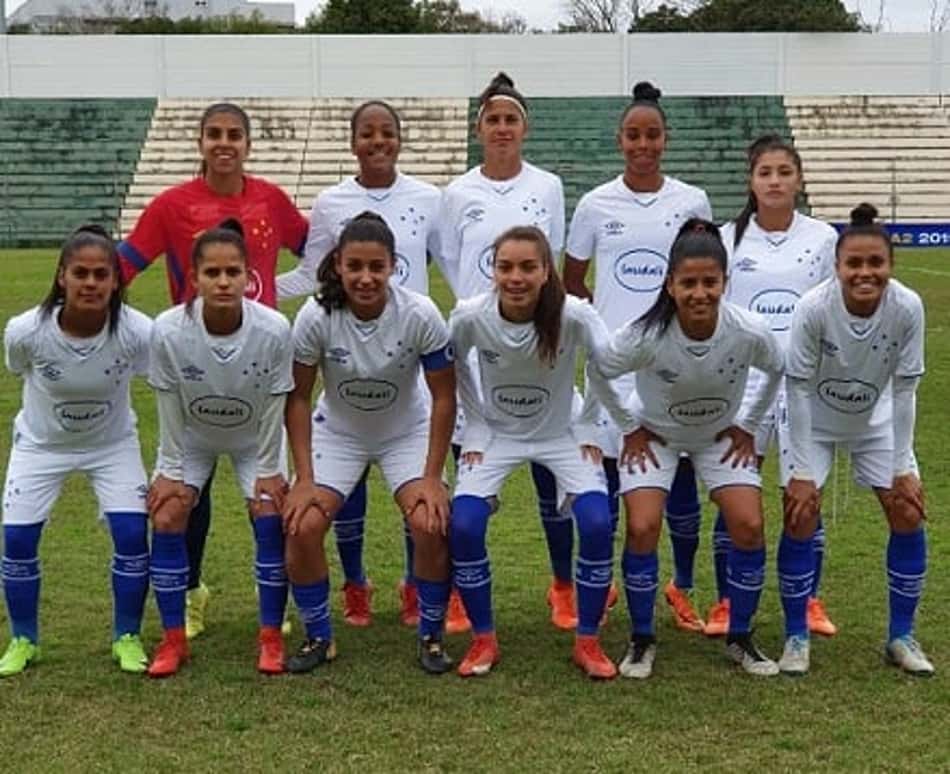 O time feminino do Cruzeiro está a um empate da final do Brasileiro A2