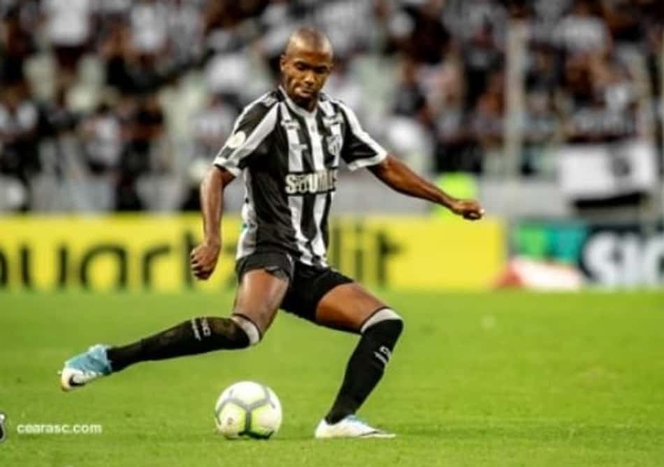 Volante do Ceará sonha em entrar para a história no jogo contra o Fortaleza