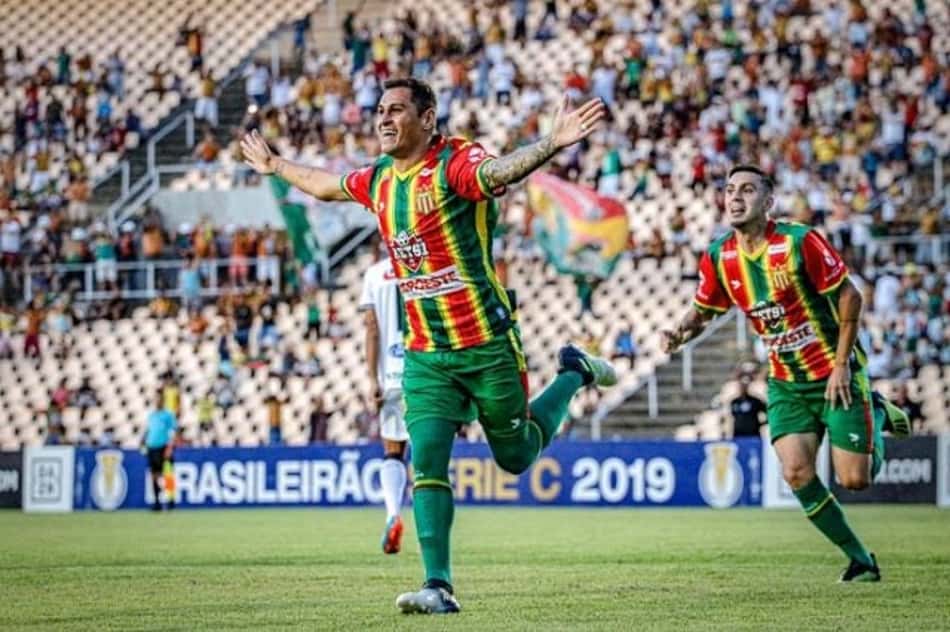 Na Série C, Sampaio Corrêa se garante no mata-mata ganhando a quinta seguida