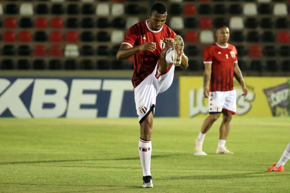 Luiz Otávio, do Botafogo-SP, espera grande jogo diante do Bragantino