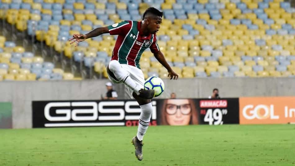 Atacante Kelvin se aproxima de acerto com o Coritiba