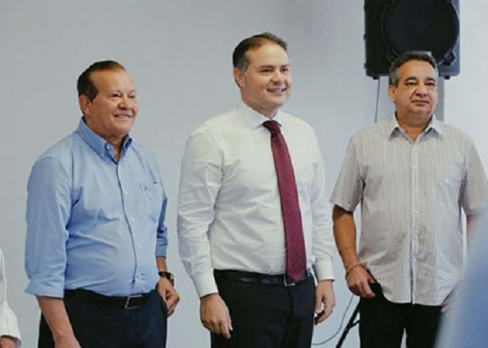 Representantes de CSA e CRB comparecem a solenidade por renovação de patrocínio
