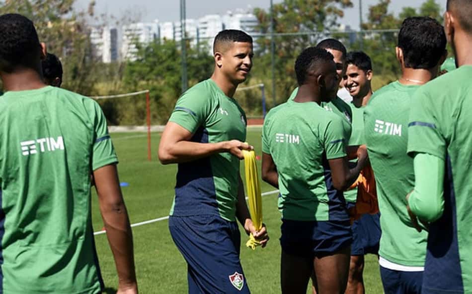 Lucão tem rescisão com o Fluminense publicada no BID; destino é o Goiás