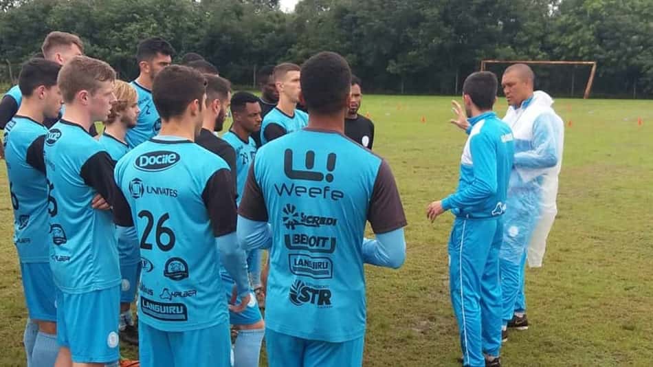 Eduardo Costa estreia como técnico contra o Grêmio, clube que o revelou
