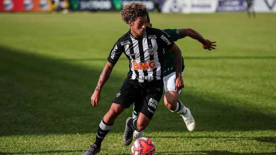 Lateral Guga pode deixar o Galo rumo ao futebol espanhol