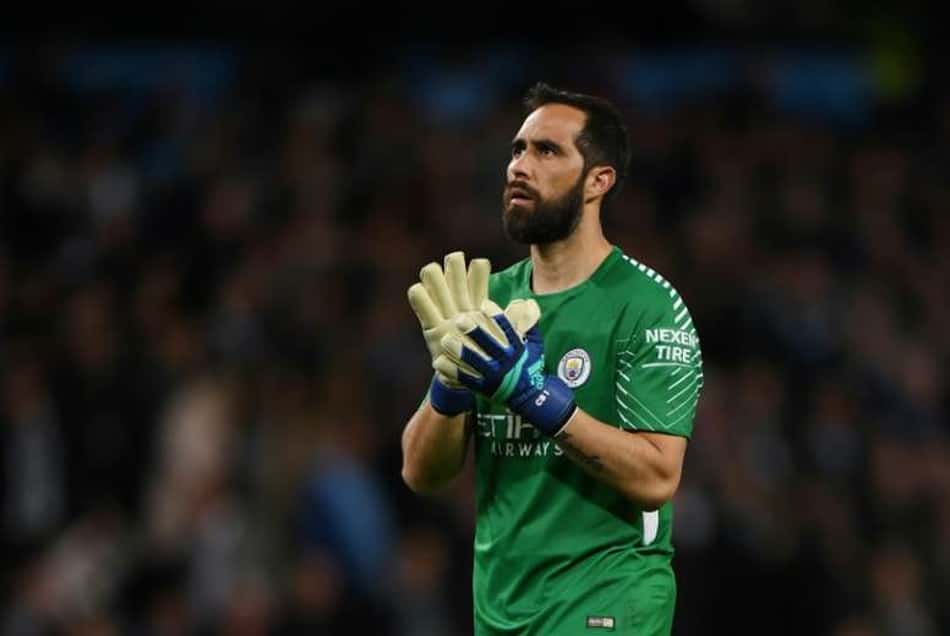 Claudio Bravo pode trocar o Manchester City por liga da América