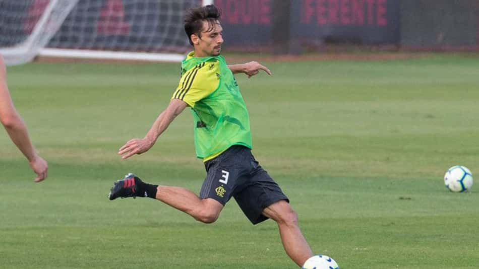Rodrigo Caio e Vitinho treinam com o grupo e devem voltar contra o Inter