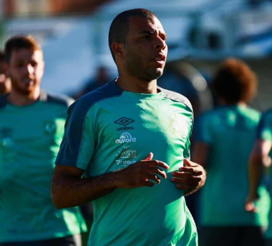 Amaral comenta sobre a luta da Chapecoense para sair do Z4