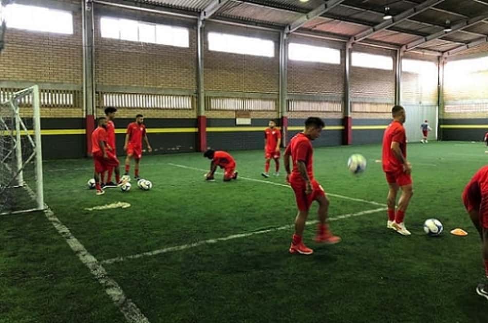 Desfalques e boa estreia podem render titularidade a Calazans no CRB