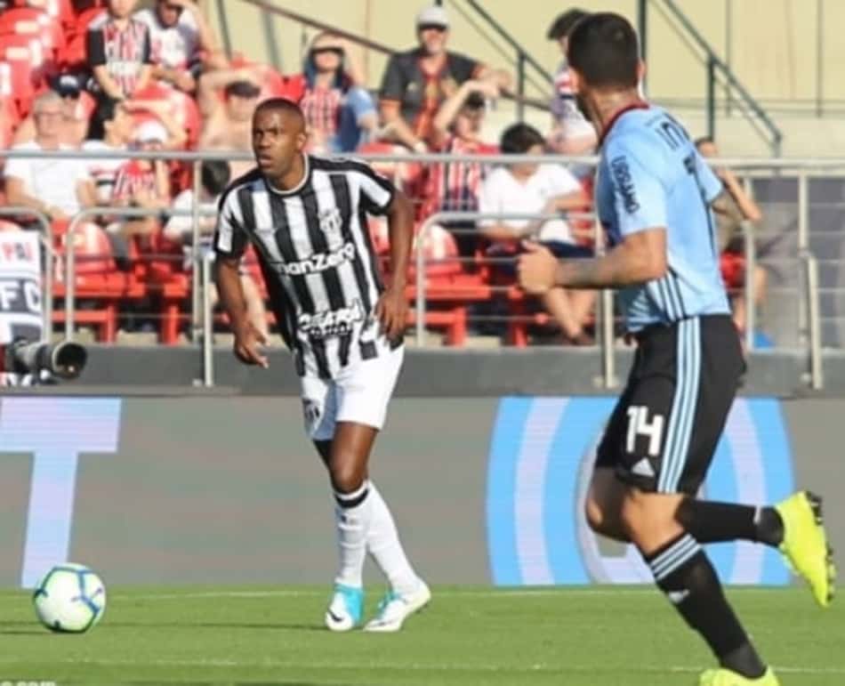 Volante do Ceará sai em defesa de Enderson Moreira