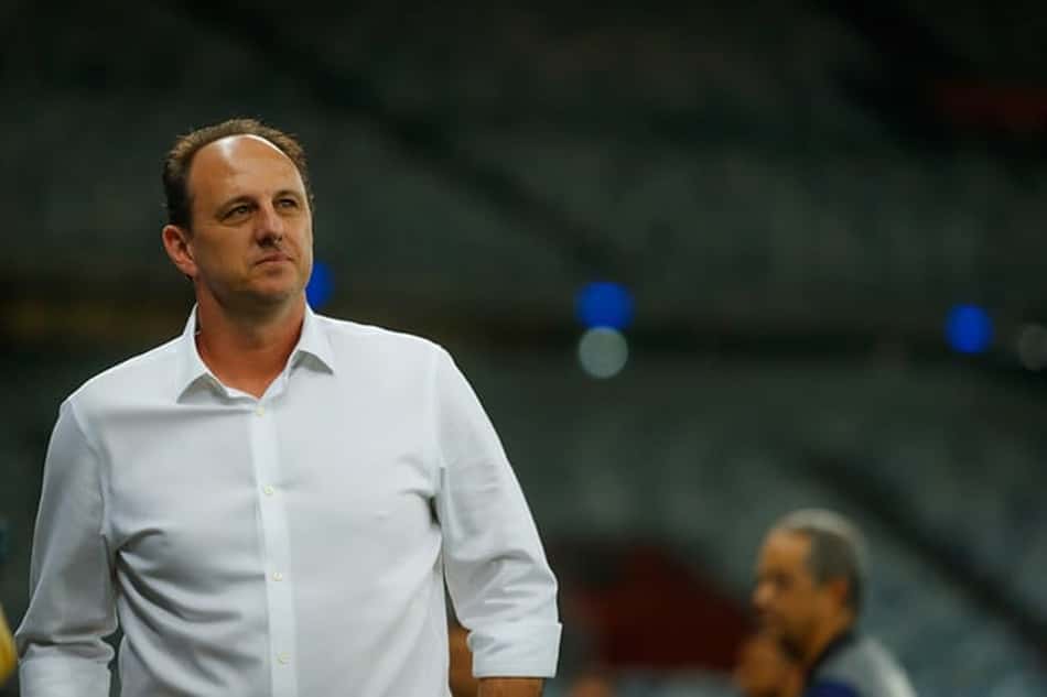 Rogério Ceni ganha alguns dias para decidir entre Fortaleza e Athletico