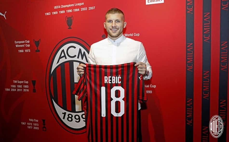 Milan anuncia contratação de Rebic, do Frankfurt, que recebe André Silva