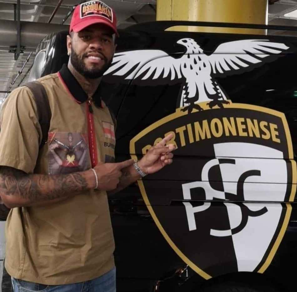 Lateral Júnior Tavares é emprestado ao Portimonense, de Portugal
