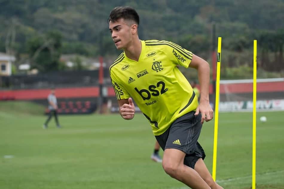 Após exames na Granja Comary, Reinier se reapresenta ao Flamengo