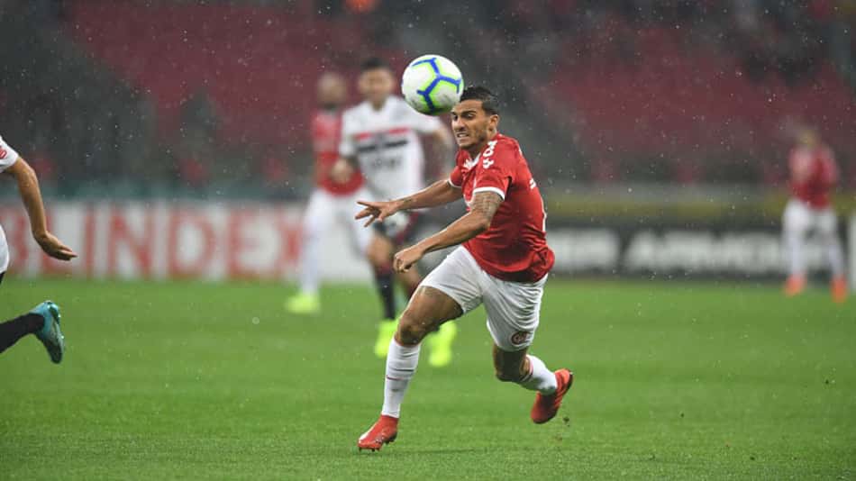 Sem acordo, Guilherme Parede deixa o Inter e retorna ao Coritiba