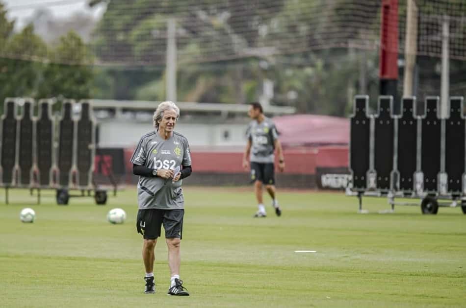 Jorge Jesus pode repetir Flamengo pela primeira vez; Confira provável time para decisão contra o Santos