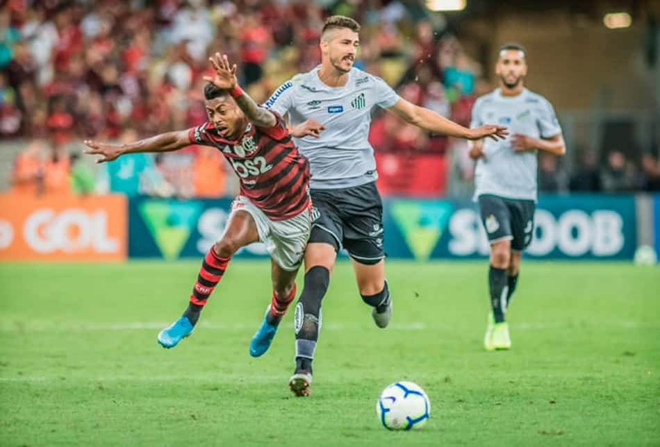 Sem grandes destaques individuais no Maracanã, o Santos perdeu por 1 a 0 para o Flamengo, neste sábado. Veja, a seguir, as notas para o time do Peixe e o técnico Jorge Sampaoli na partida (Por Gabriel Rodrigues - gabrielrodrigues@lancenet.com.br)