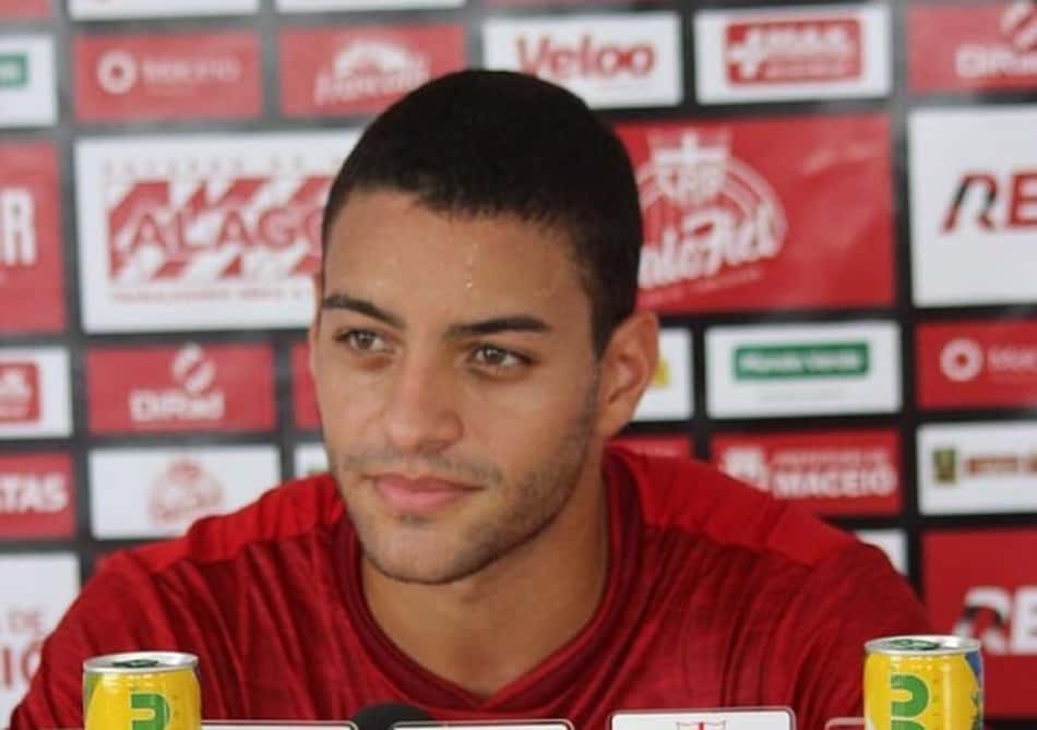 Meia do CRB admite sondagens de clubes da Série A