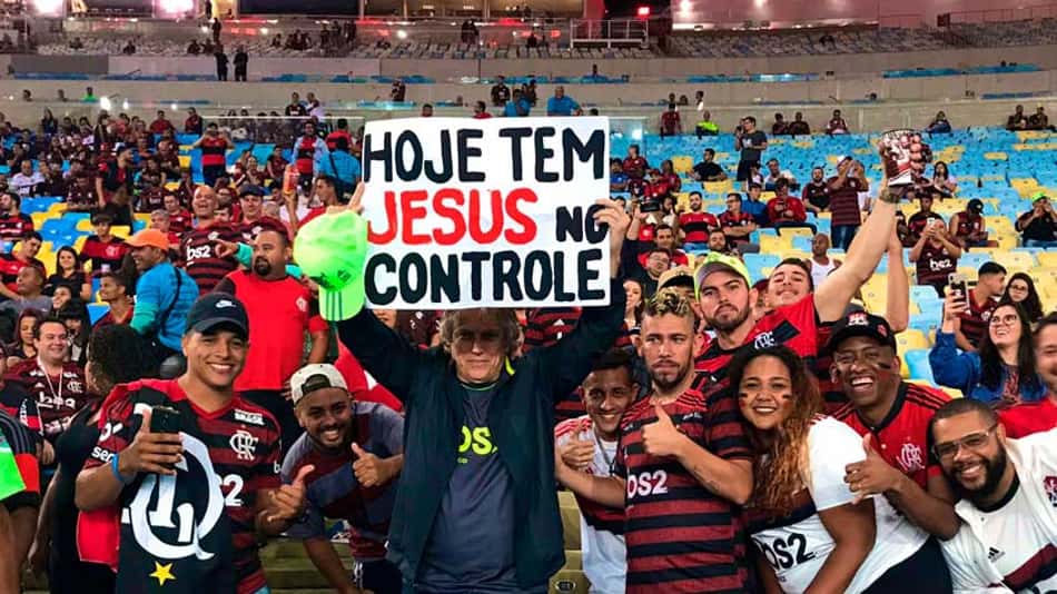 Sósia de Jorge Jesus faz sucesso no Maracanã na partida contra o Inter