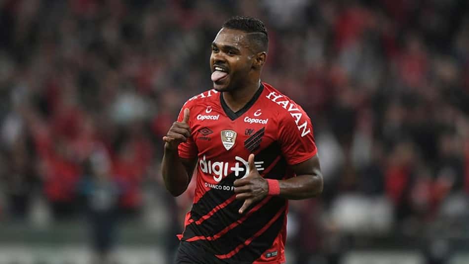 Nikão está a um jogo de bater recorde pelo Athletico-PR na Libertadores