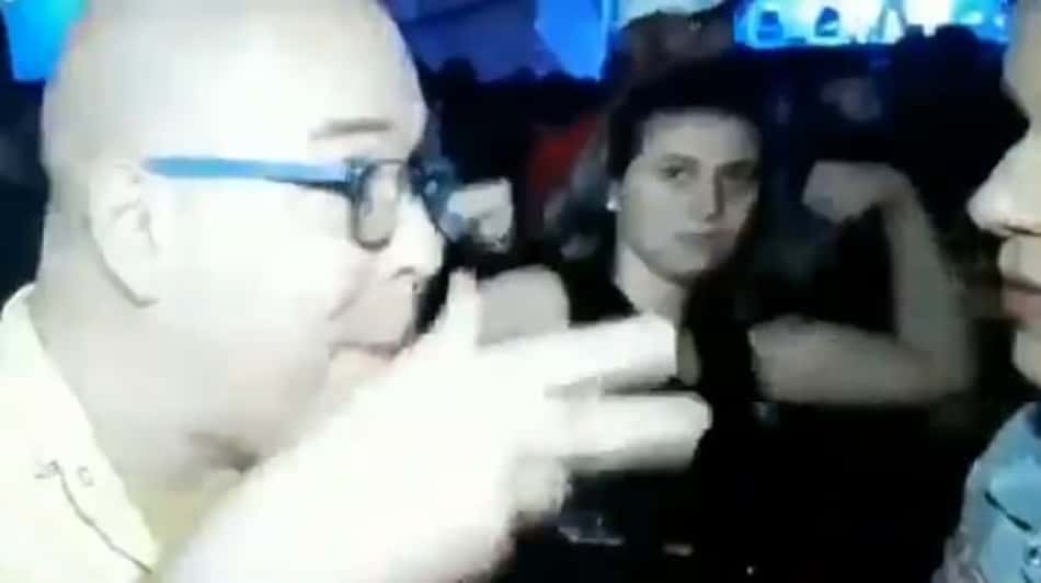 Torcedora invade transmissão do Rock in Rio e avisa: 'Sábado tem gol do Gabigol'