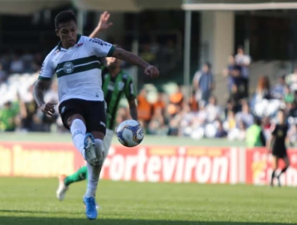 Coxa pode ter até quatro desfalques para clássico com o Athletico-PR