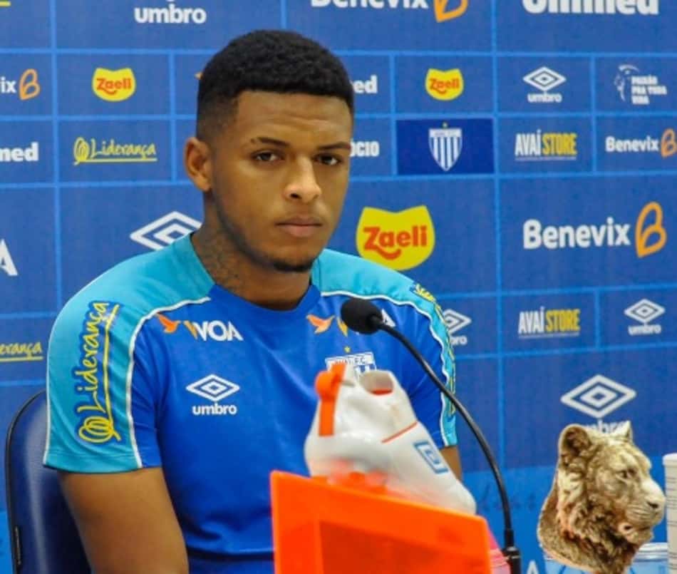 Jonathan comenta goleada no Maracanã: 'Eles estão com confiança'