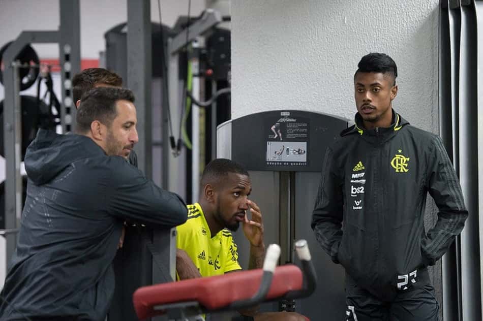 Antes de embarcar para Chapecó, Flamengo treina no CT do Internacional