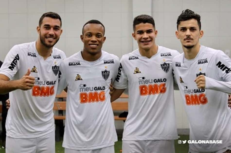 Amigos de infância, Giovani e Guilherme são armas do Galo sub-20