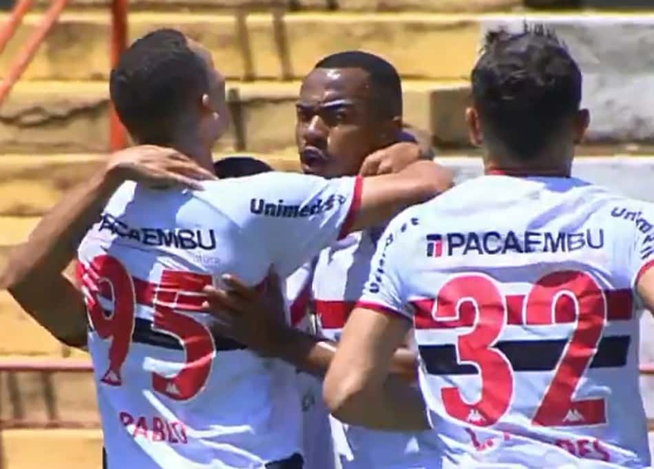 Botafogo-SP massacra a Ponte Preta e entra no G4 da Série B