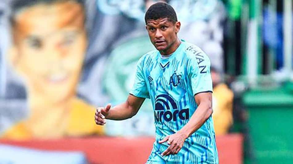 Márcio Araújo acredita que a Chape pode escapar do rebaixamento