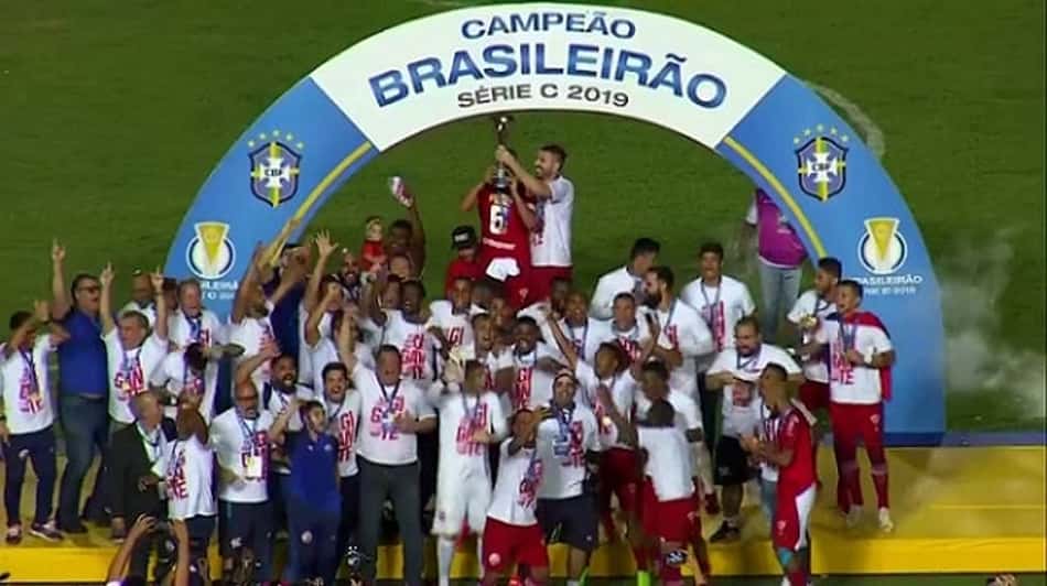 Náutico empata com o Sampaio Corrêa e é campeão da Série C