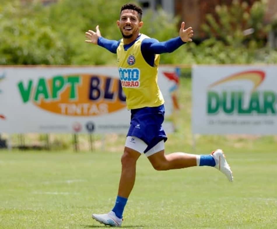 Em transmissão ao vivo, Flávio se declara ao Bahia: 'Meu time do coração'