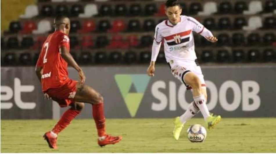 Após boa atuação, atacante Dodô ganha nova chance no Botafogo-SP