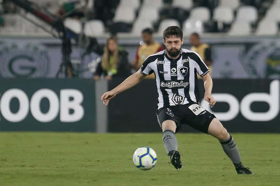 Botafogo tenta superar falta de criatividade e surpreender o CSA