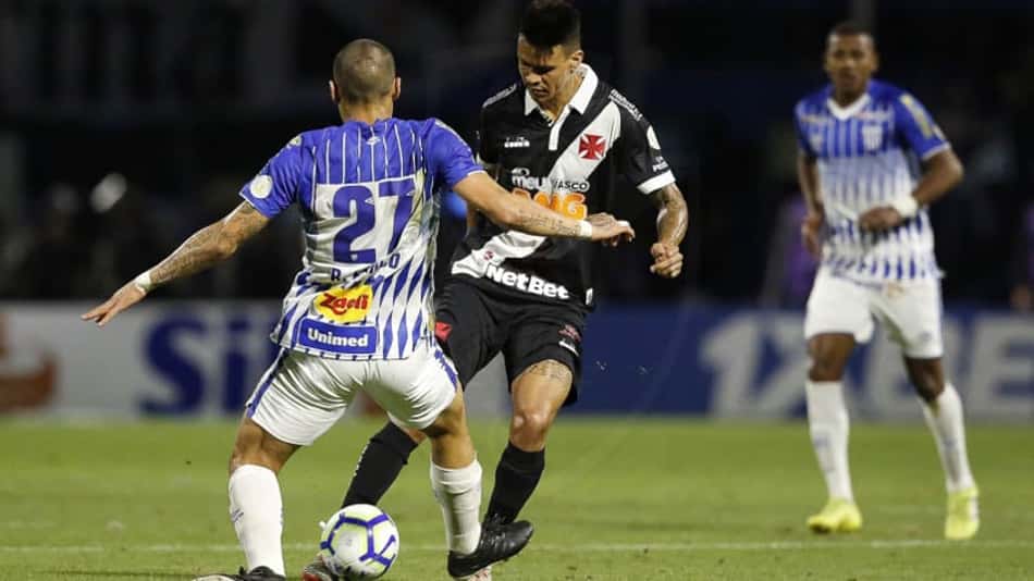 O Vasco não saiu do zero no duelo com o Avaí, mas teve no volante Richard sua melhor esperança. O jogador foi o destaque do time carioca, mas não conseguiu garantir a vitória para os visitantes no duelo de 'seis pontos' contra o Z4. Confira as notas de David Nascimento (davidnascimento@lancenet.com.br):