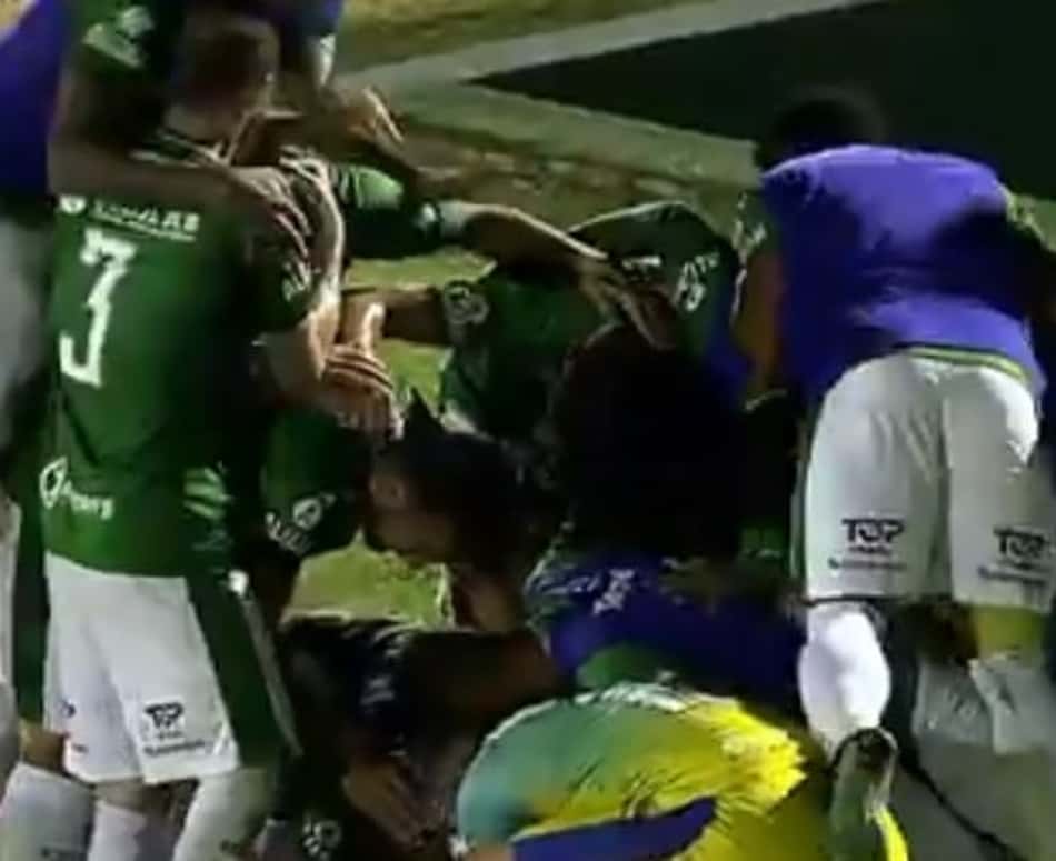 No sufoco, Guarani derrota o CRB e mantém a boa fase