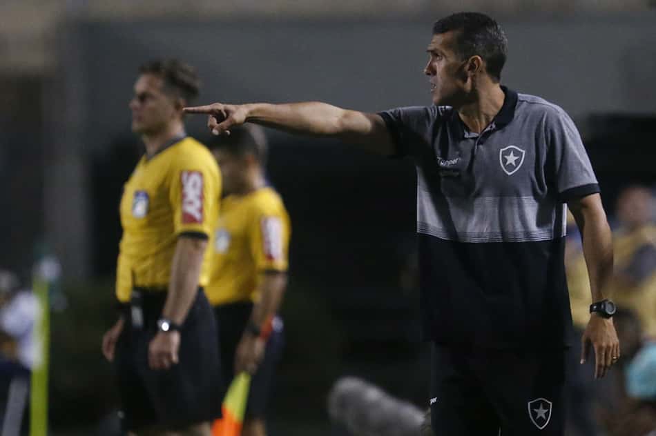 Lazaroni afirma que polêmicas extracampo não afetaram o Botafogo: 'Tudo foi resolvido antes do jogo'