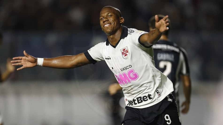 Gol do Ribamar? Torcedor se diverte com música do Vasco em panelaço