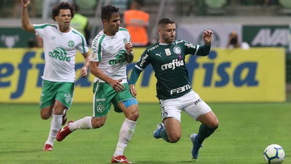 No sufoco! Felipe Melo marca nos acréscimos e Palmeiras bate a Chape