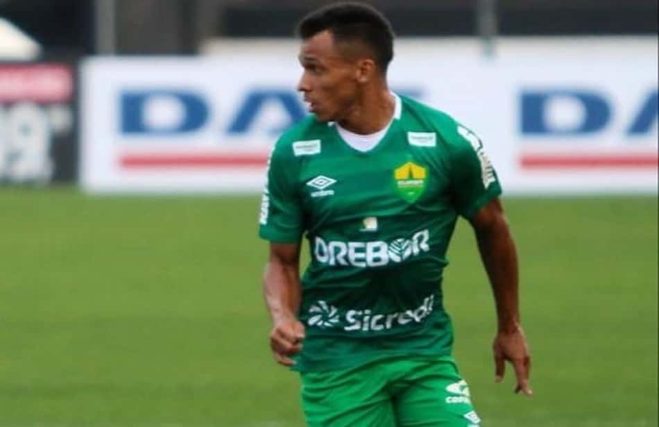 Mateus Anderson frisa conversa com Chamusca antes de vitória: 'Começar com tudo'