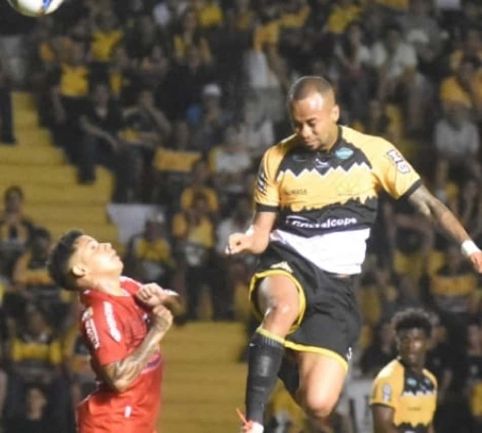 CRB vence Criciúma e respira na luta pelo acesso