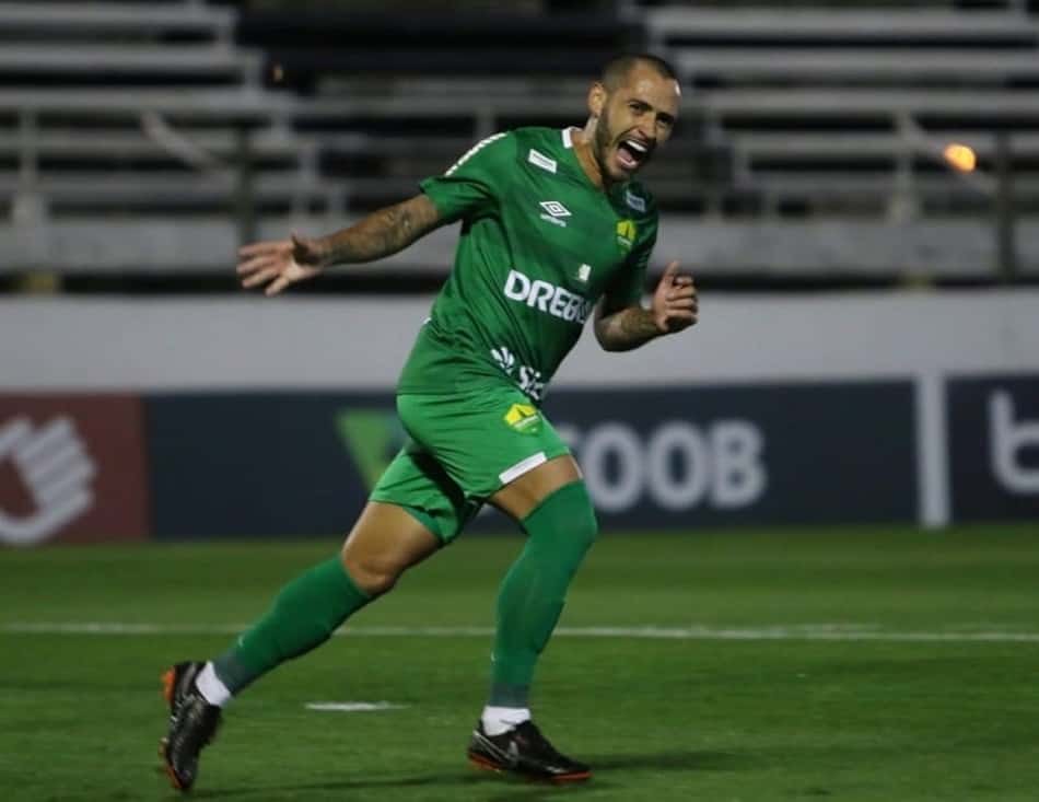 Jean Patrick fala sobre vitória do Cuiabá em jogo onde marcou lindo gol