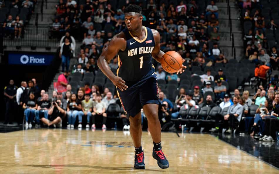 Zion Williamson vive crescente frustração com Pelicans e executivo