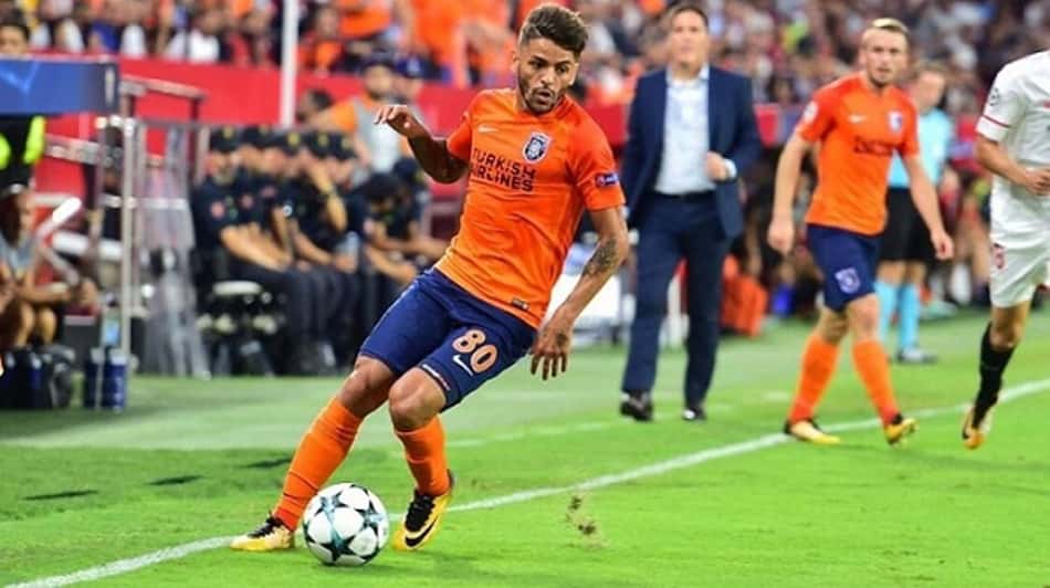 Júnior Caiçara comemora vitória na Liga Europa e projeta duelo pela ponta na Turquia