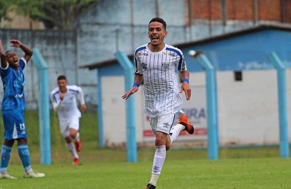 Cria do São Paulo, Thiaguinho vai bem na base e é promovido no Avaí
