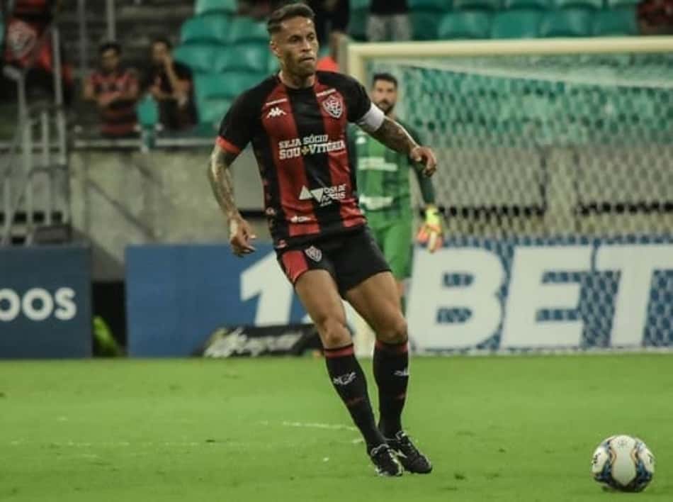 Titular ao longo de 2019, Baraka se despede do Vitória