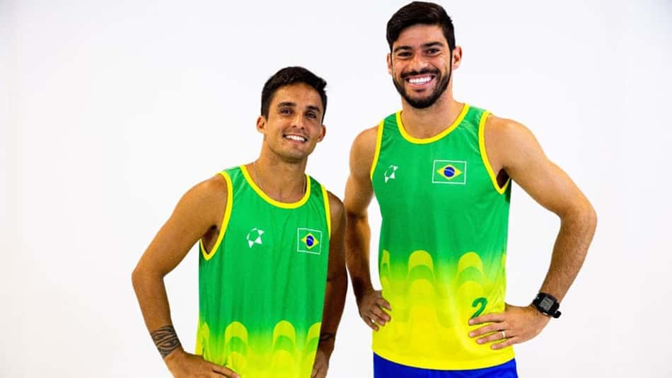 Vinícius e Paraná lideram o ranking do Circuito Mundial de Futevôlei