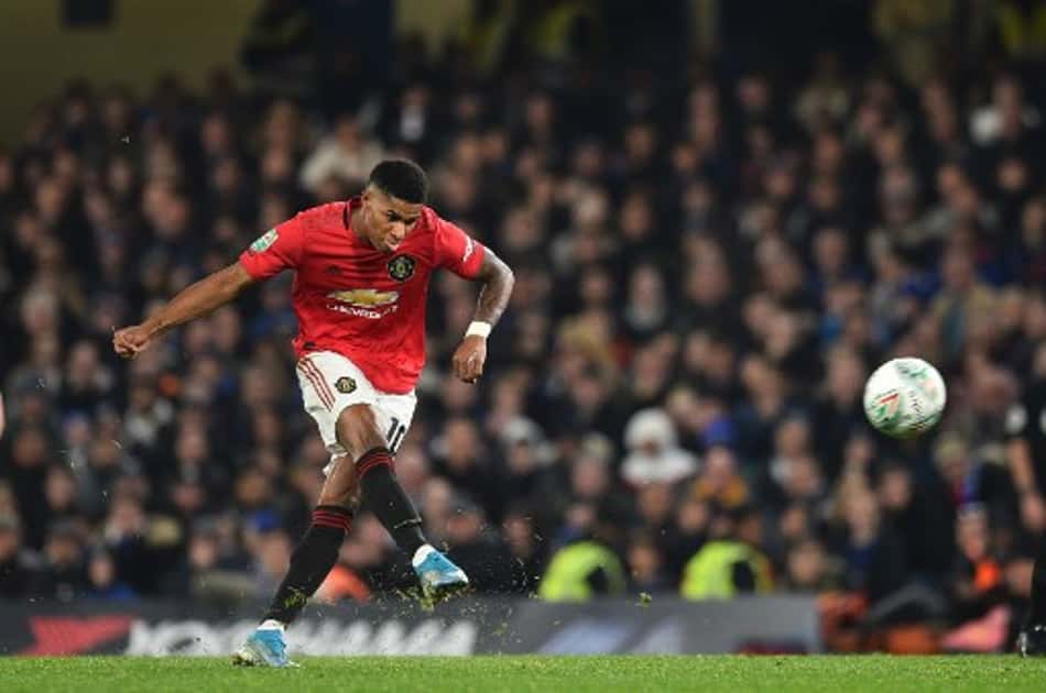 Rashford faz gol à la Cristiano Ronaldo, e United elimina Chelsea da Copa da Liga Inglesa