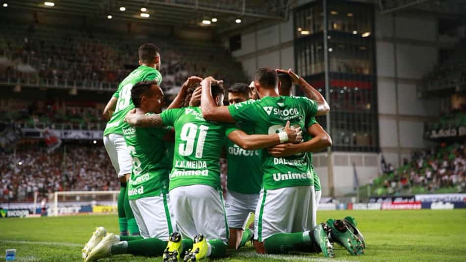 Precisa e eficaz, Chape bate o Galo no Horto e afunda os mineiros na crise